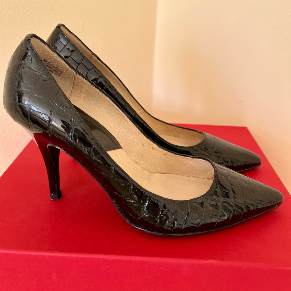 MICHAEL Michael Kors embossed black patent pump